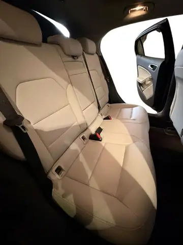 Mercedes-Benz Gla view 17