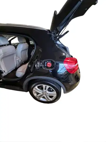 Mercedes-Benz Gla view 13