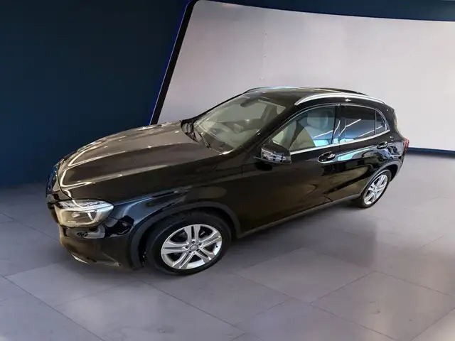 Mercedes-Benz Gla view 24