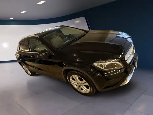 Mercedes-Benz Gla view 26