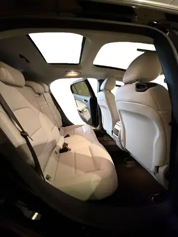 Mercedes-Benz Gla view 18