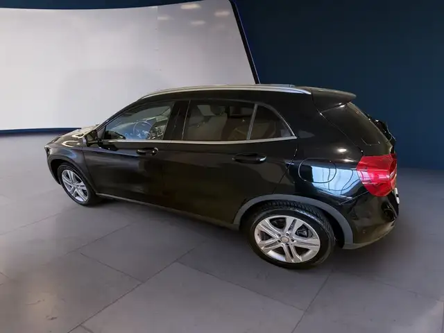 Mercedes-Benz Gla view 29