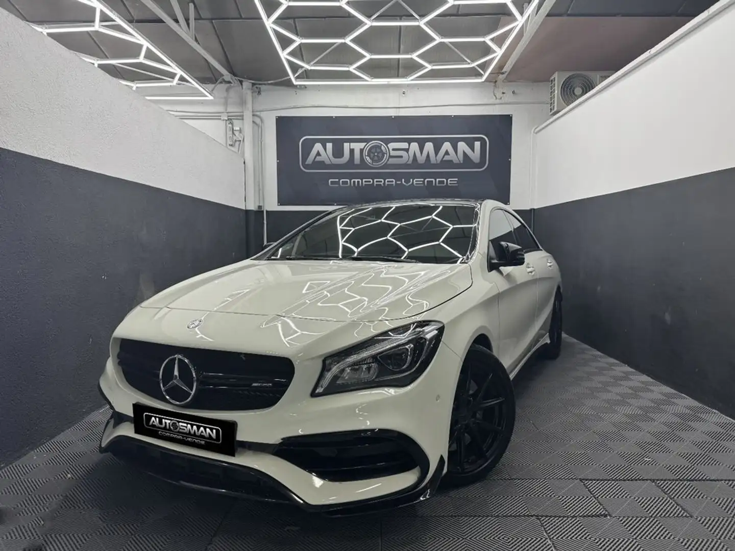 Mercedes-Benz CLA 45 AMG Mercedes-AMG 4M Shooting Brake Blanco - 1