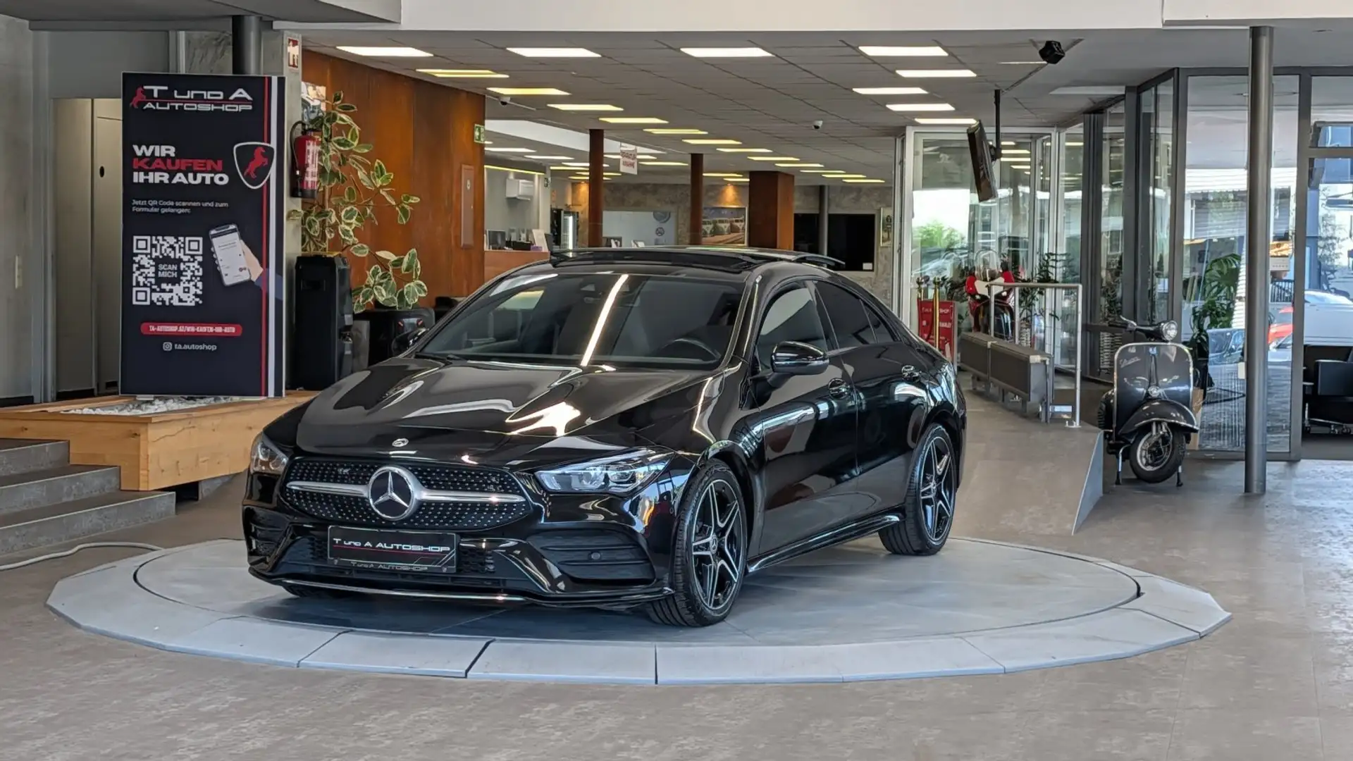 Mercedes-Benz CLA 180 d AMG-Paket Aut. *Pano*Kamera*Spiegel-Paket* Schwarz - 1