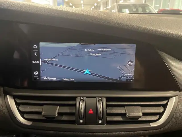 Alfa Romeo Giulia view 10
