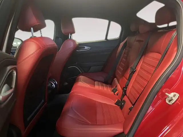 Alfa Romeo Giulia view 8