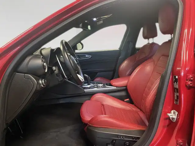 Alfa Romeo Giulia view 7