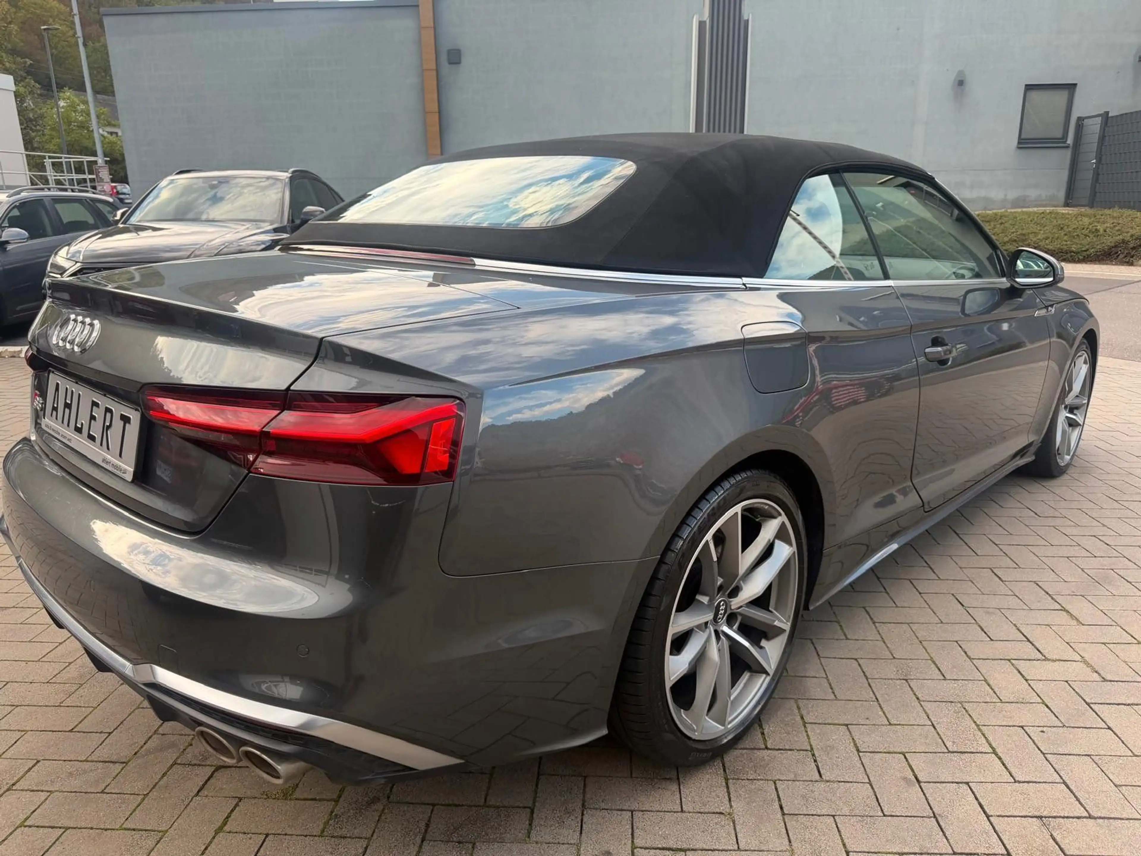 Audi S5 Cabriolet 3.0 TFSI quattro S Line — photo 11