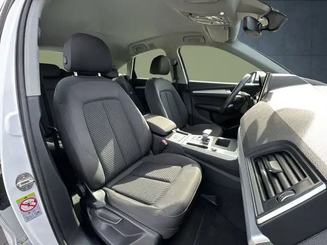 Audi Q5 view 14