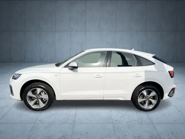 Audi Q5 view 2