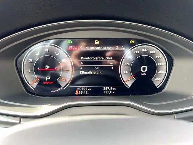 Audi Q5 view 10