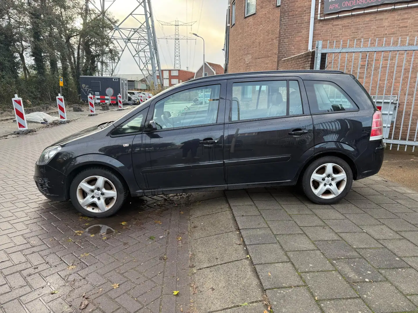 Opel Zafira 1.6 Business 7 persoons Zwart Noir - 2