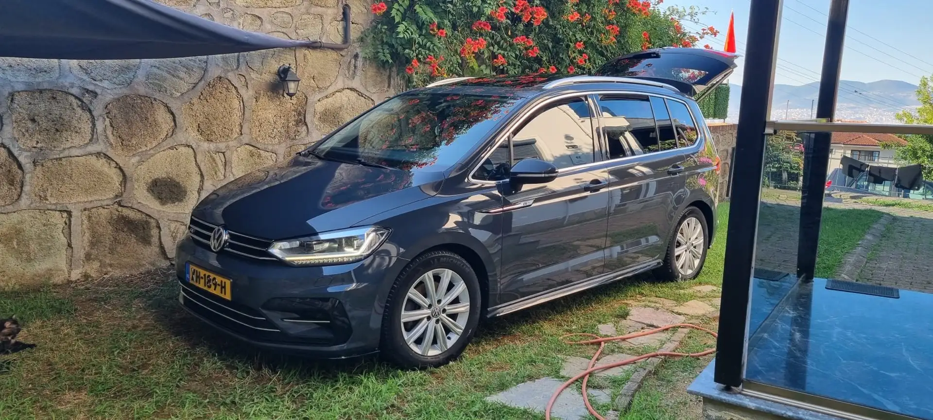 Volkswagen Touran 1.8 TSI Hi.l Ed R 7p Grijs - 2