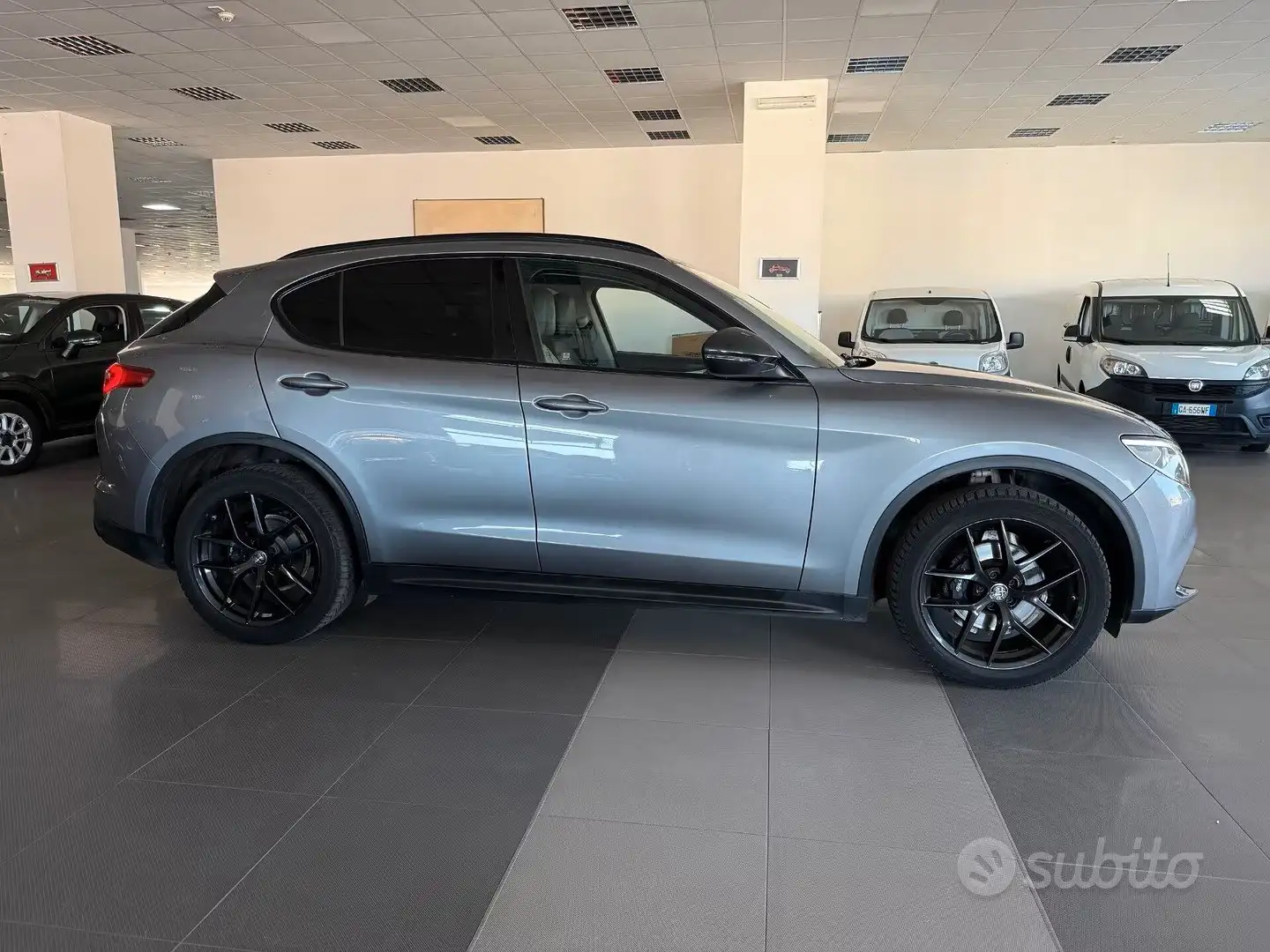 Alfa Romeo Stelvio Stelvio 2.2 Diesel 16V AT8 Q4 B-Tech Silber - 1