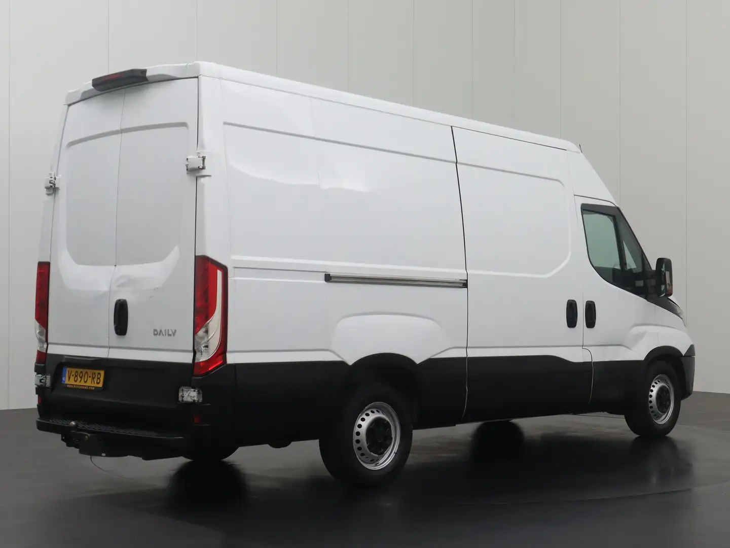 Iveco Daily 35S15 L2H2 | 3500Kg Trekhaak | Airco | 3-Persoons Blanc - 2