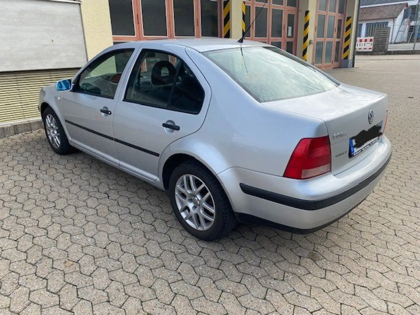 Volkswagen Bora Bora 1.6 Edition - 2