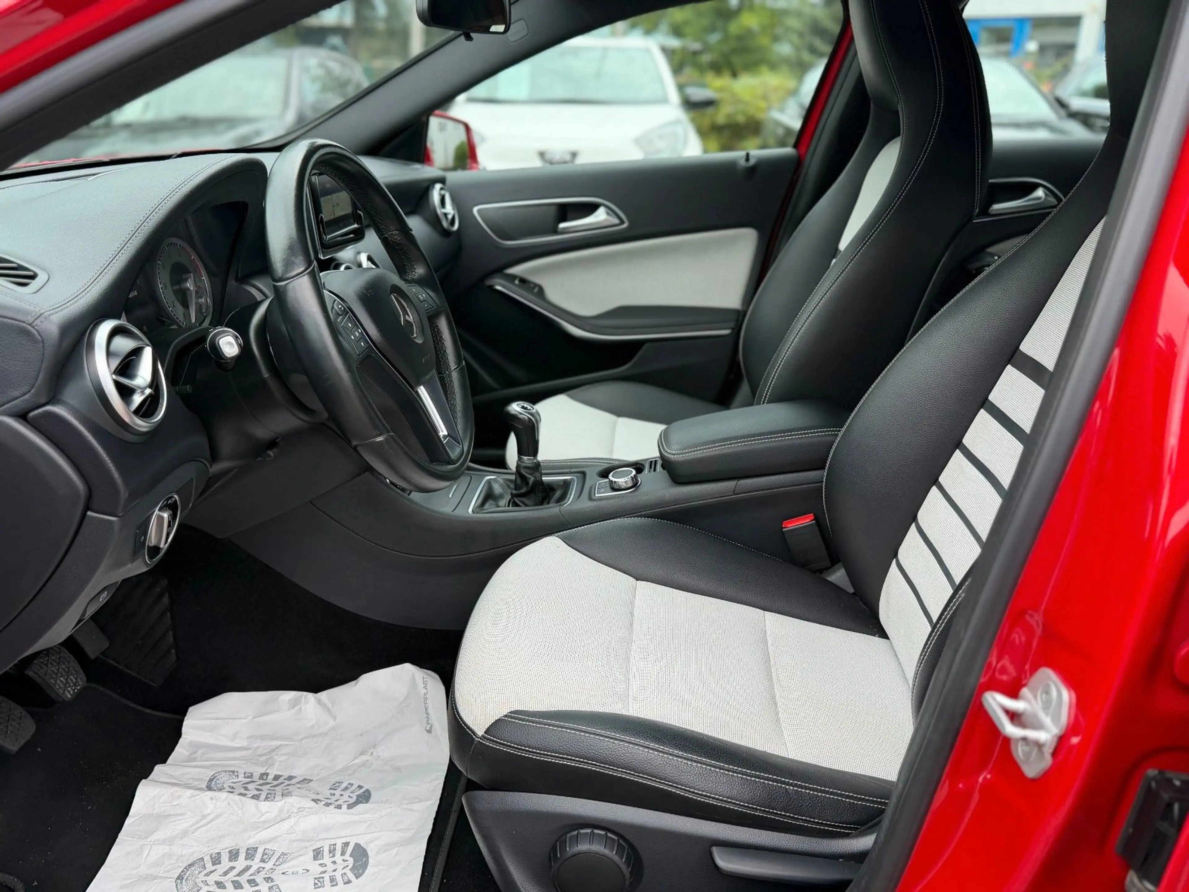Mercedes-Benz A 180 Style  Xenon Kamera SHZ  2.Hand S-Heft — photo 11