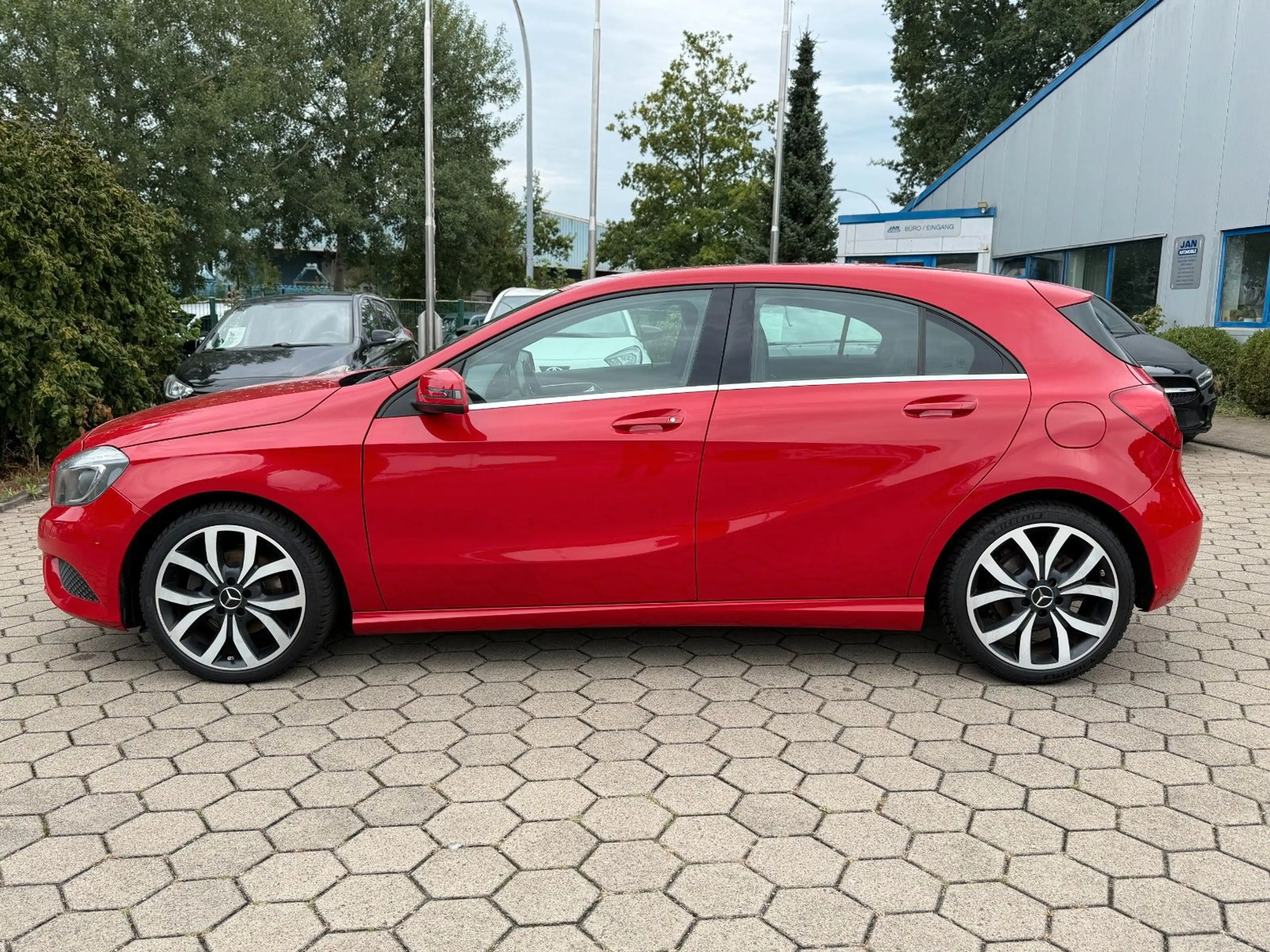 Mercedes-Benz A 180 Style  Xenon Kamera SHZ  2.Hand S-Heft — photo 4
