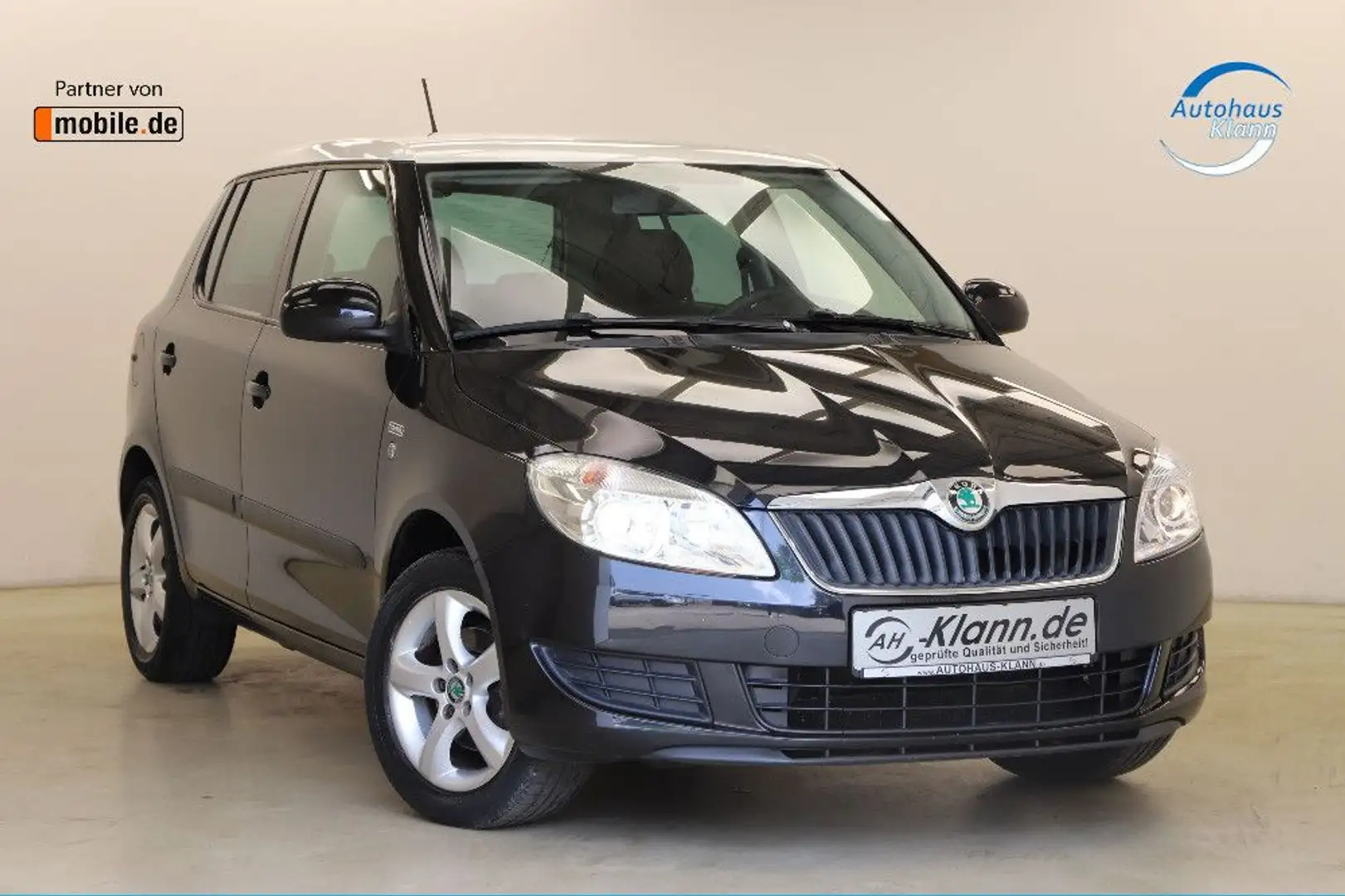 Skoda Fabia 1.2 TSI 86 PS Ambiente SHZ Klima Tempomat Černá - 1