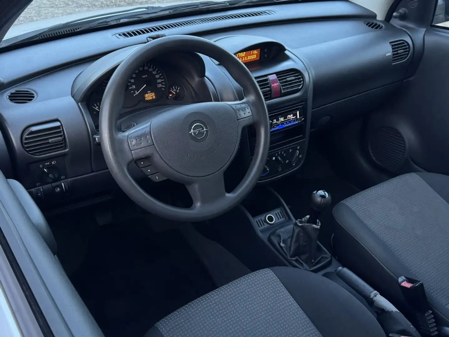 Opel Corsa 1.2 16V Essentia Bluetooth Trekhaak Gris - 2