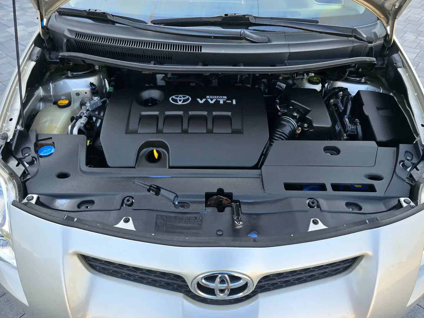 Toyota Auris Team Grau - 2