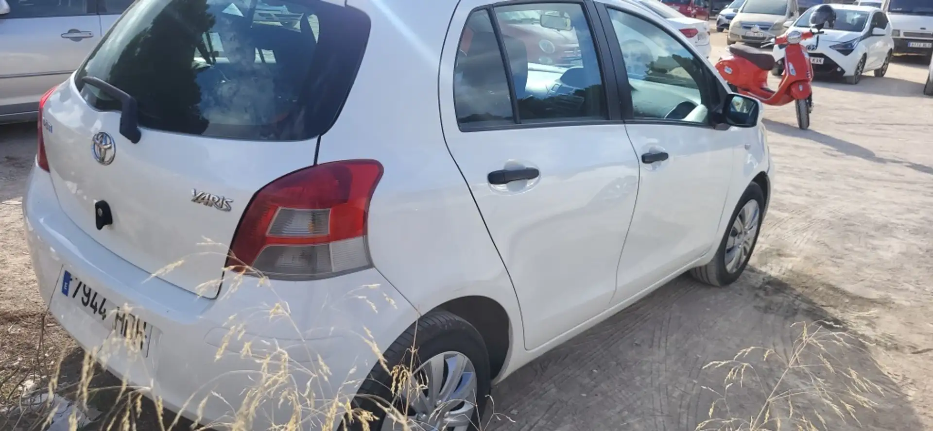 Toyota Yaris 1.0 City Blanco - 2