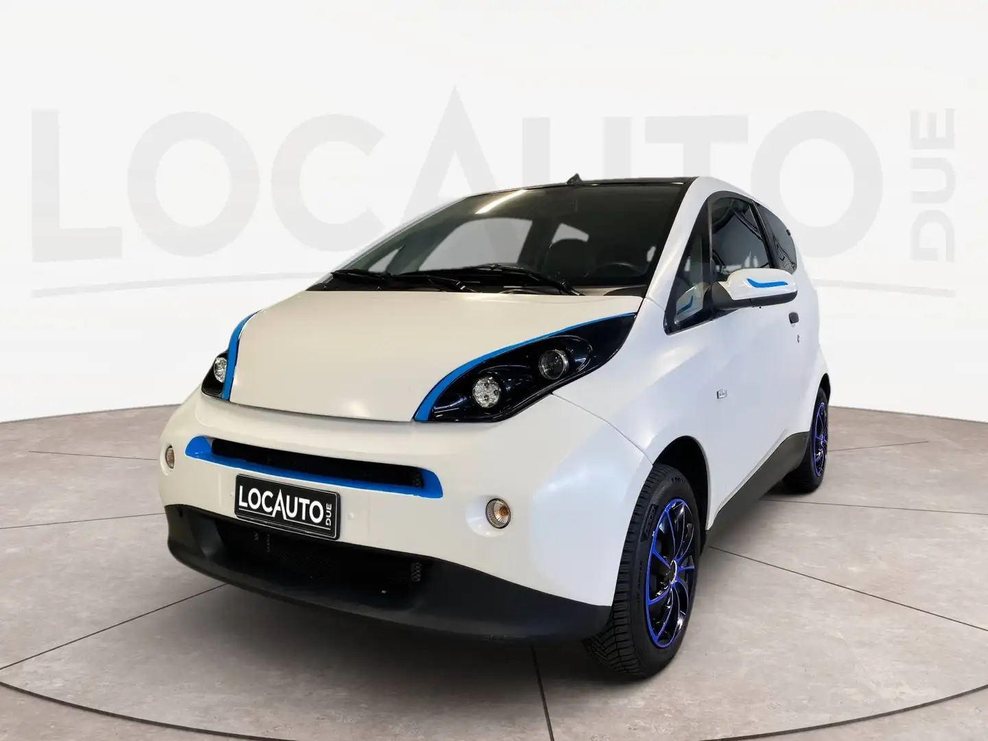 Bolloré Bluecar Weiß - 1
