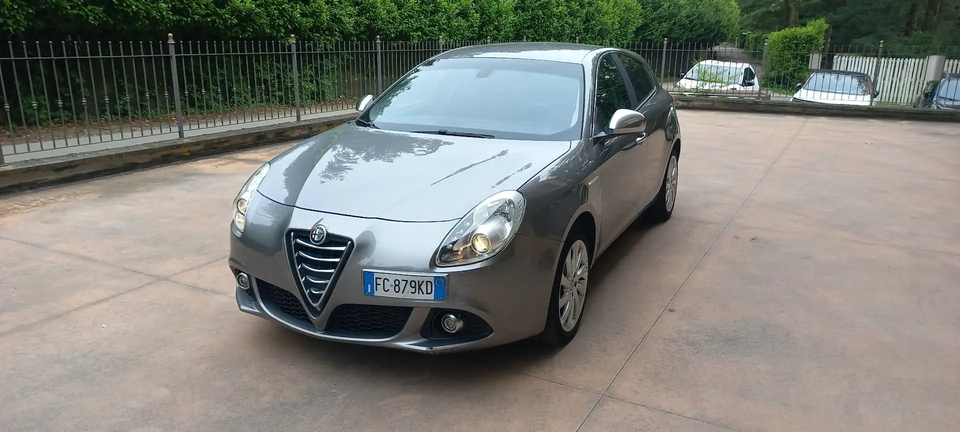 Alfa Romeo Giulietta 2.0 jtdm Distinctive 150cv E5+ Gris - 2
