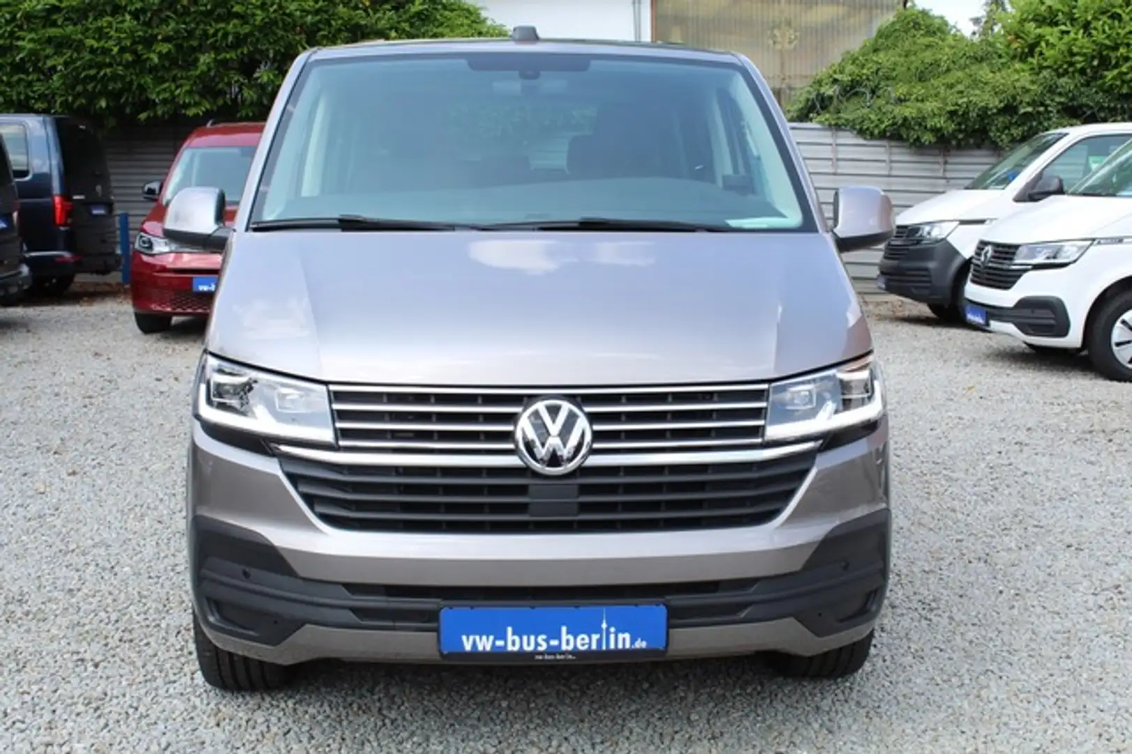 Volkswagen T6.1 Multivan Comfortline 150PS DSG LED Navi AHK Beige - 2