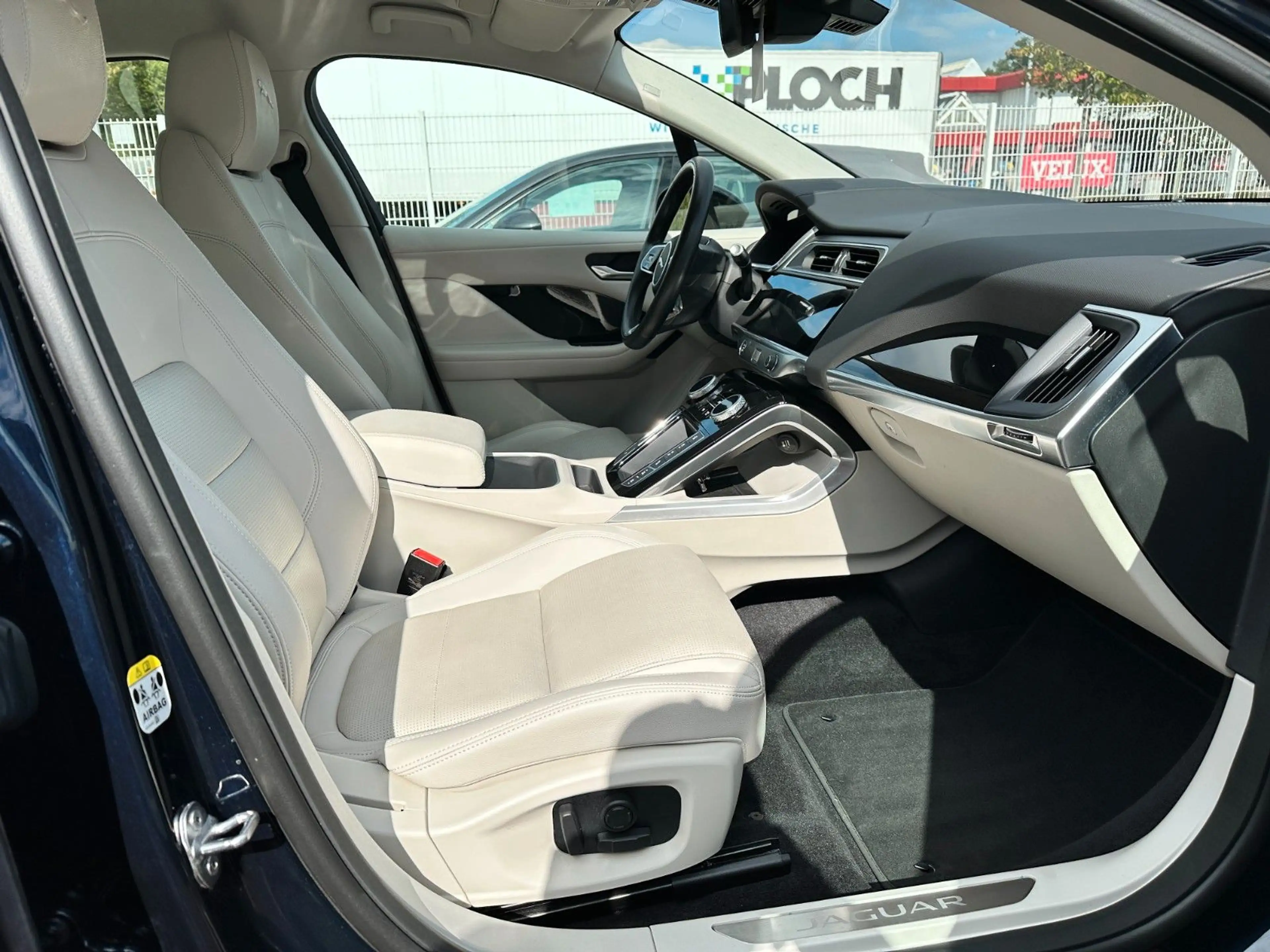 Jaguar I-Pace I-PACE SE Black Exterior Pack Led Kam 1.Hand — photo 13