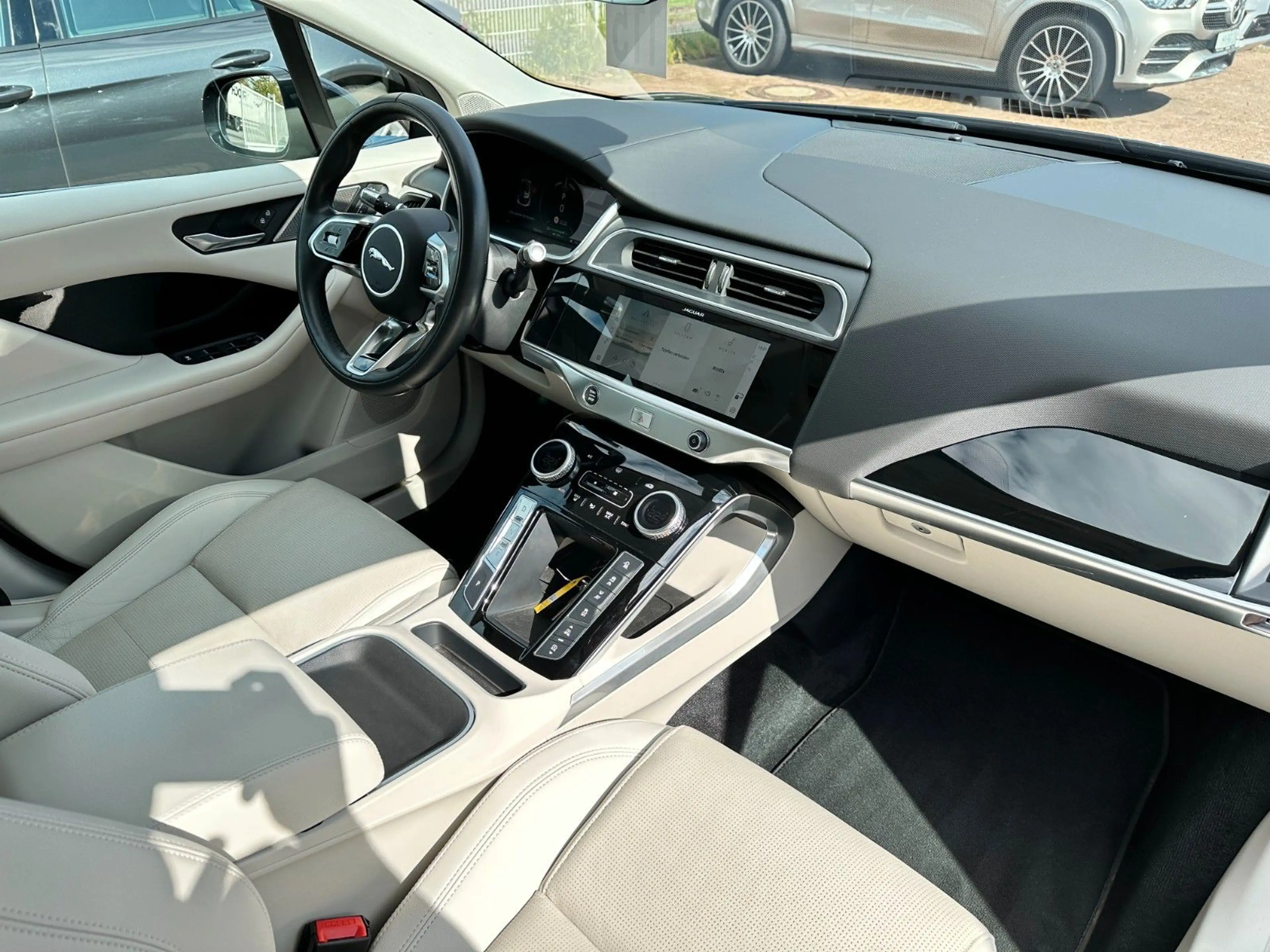 Jaguar I-Pace I-PACE SE Black Exterior Pack Led Kam 1.Hand — photo 15