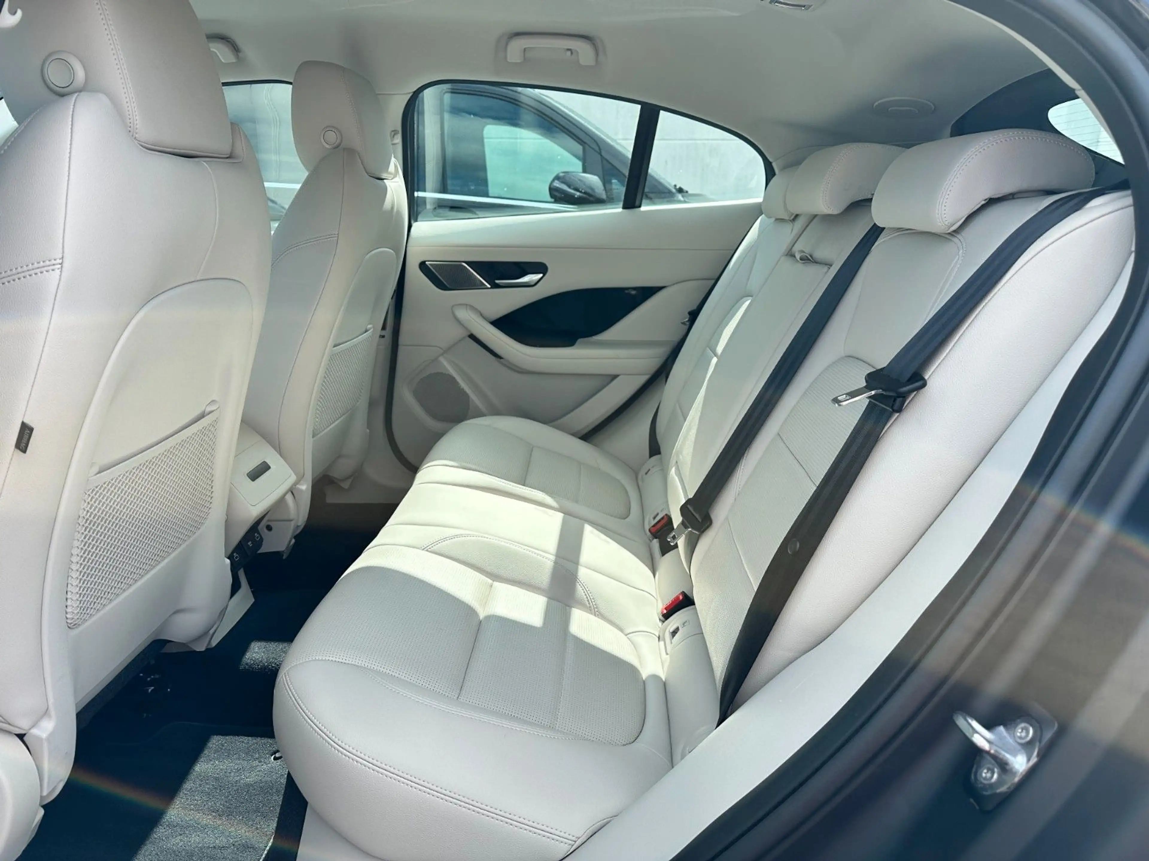Jaguar I-Pace I-PACE SE Black Exterior Pack Led Kam 1.Hand — photo 12