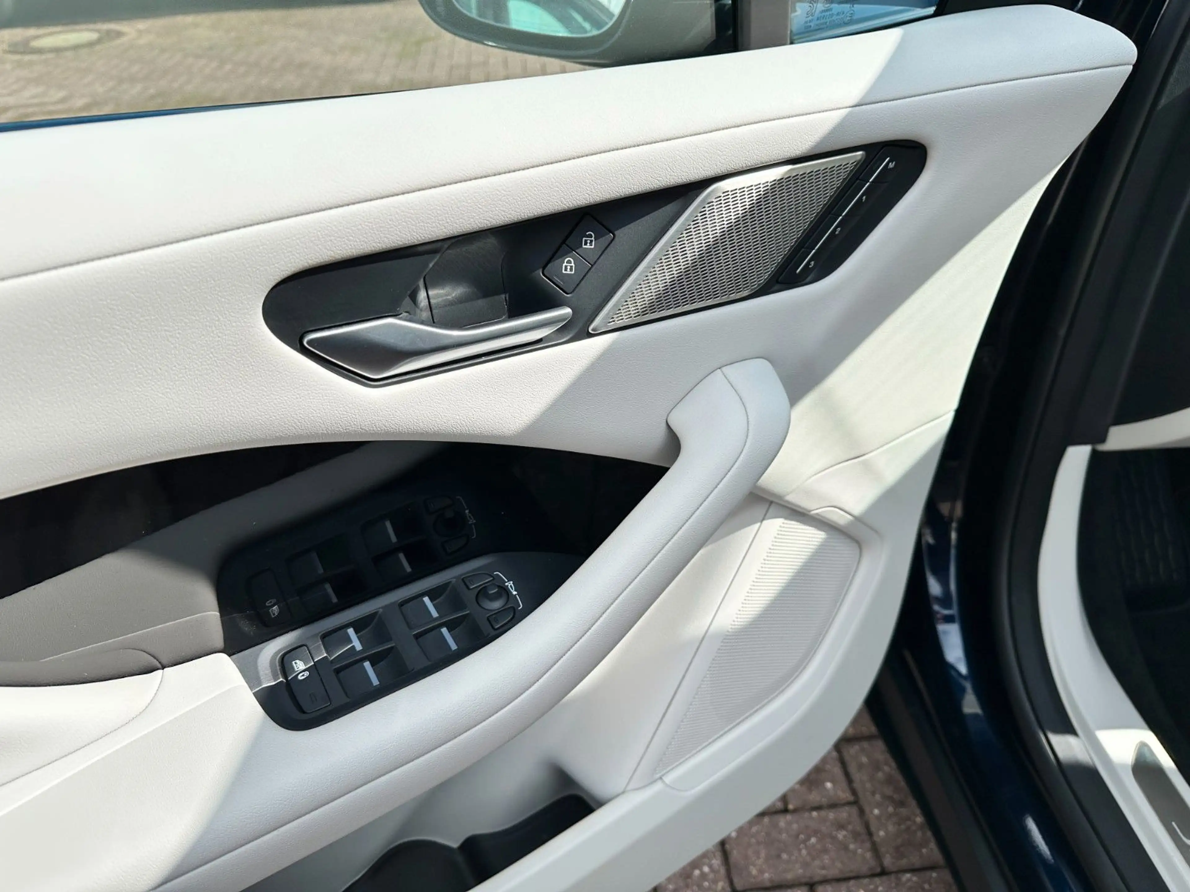 Jaguar I-Pace I-PACE SE Black Exterior Pack Led Kam 1.Hand — photo 9