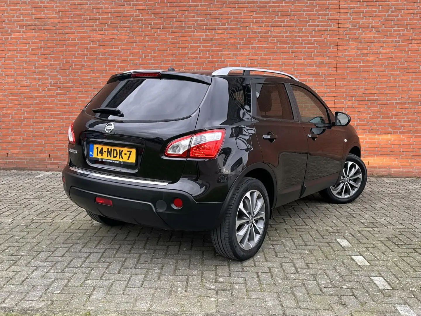 Nissan Qashqai 1.6 Connect Edition| PANO|CAMERA|CRUISE Negro - 2
