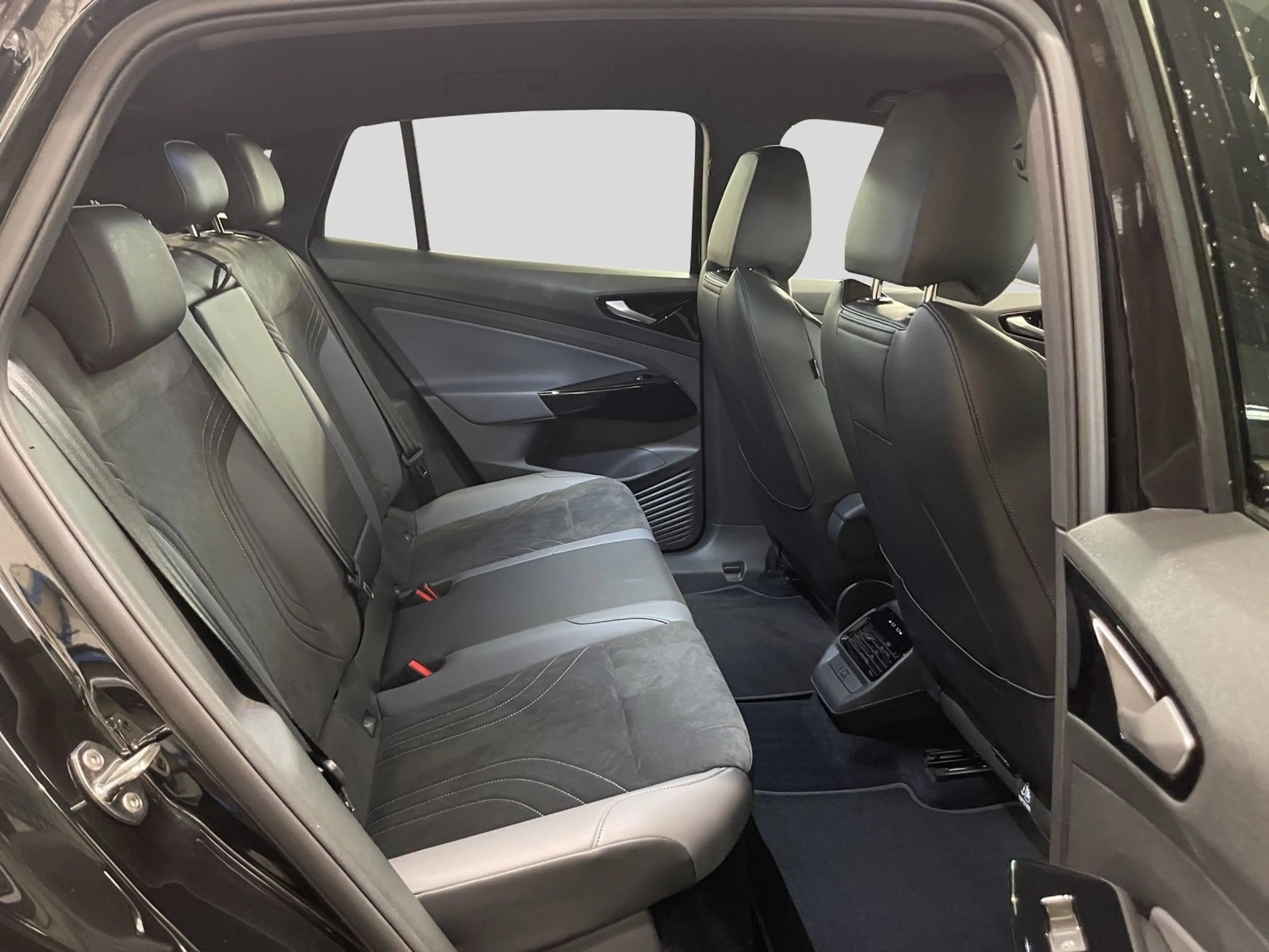 Volkswagen ID.5 PRO LM20 AHK IQ.LIGHT 360° NAVI-PRO — photo 6