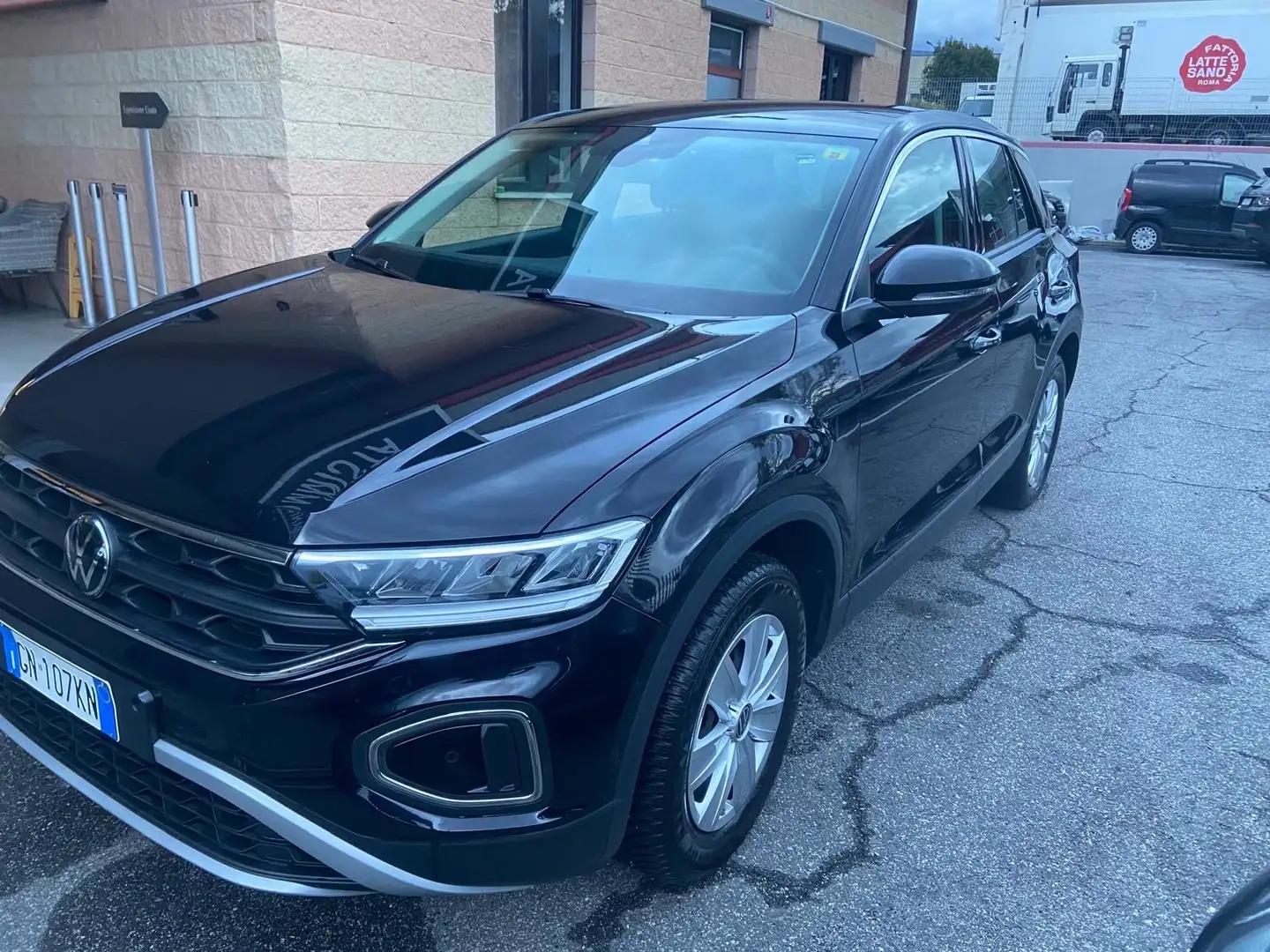 Volkswagen T-Roc 1.0 tsi Style 110cv km 61.000 GARANZIA 12 MESI Zwart - 1