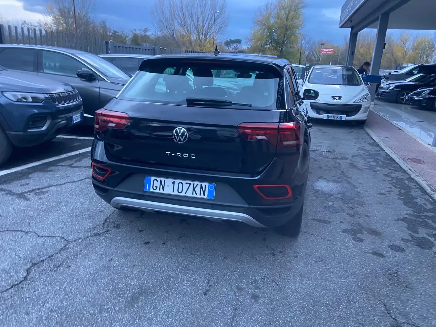 Volkswagen T-Roc 1.0 tsi Style 110cv km 61.000 GARANZIA 12 MESI Zwart - 2