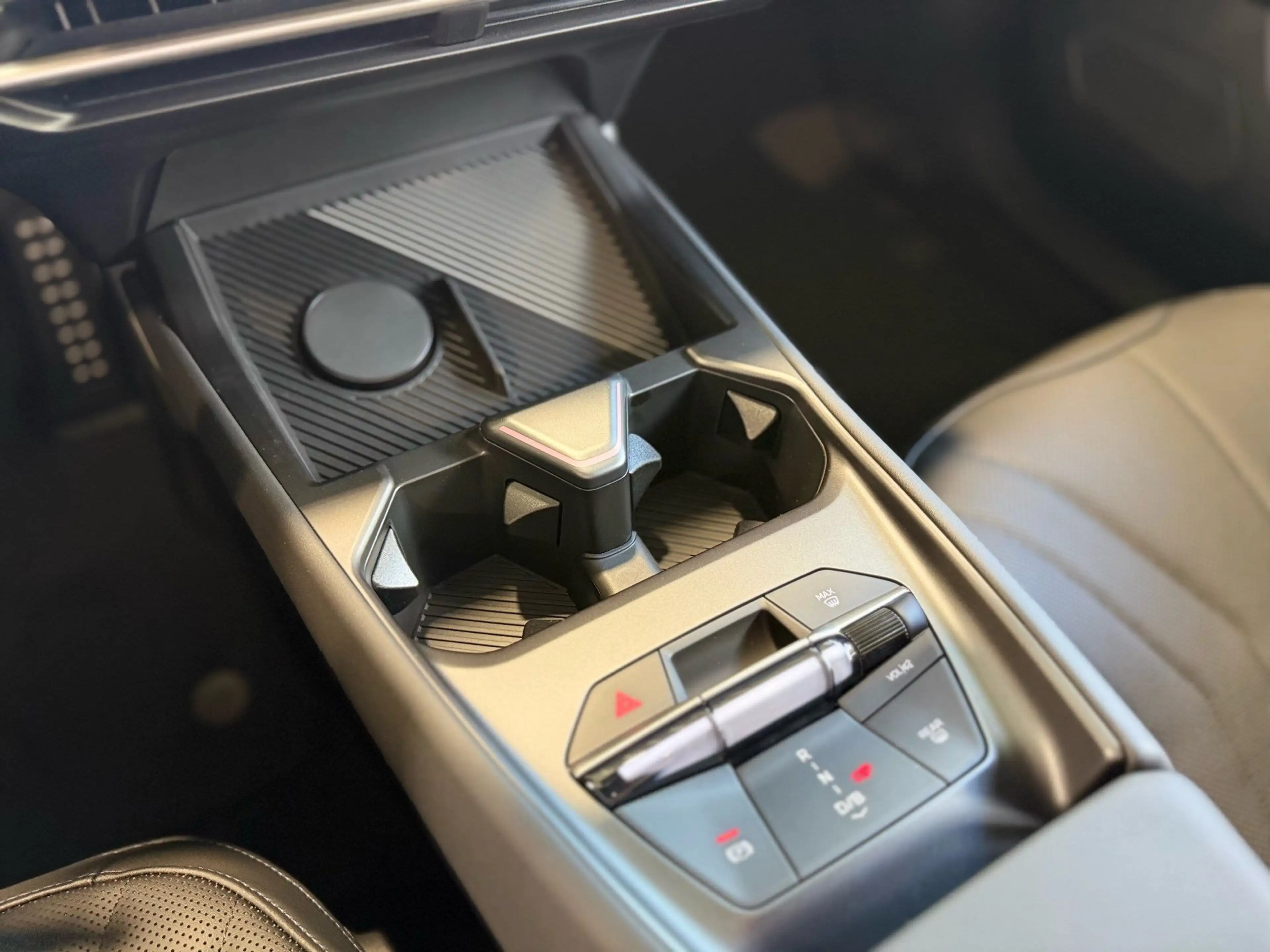 BMW i3 50 xDrive M Sportpaket 19"First Edition Driving+ 3 — photo 15