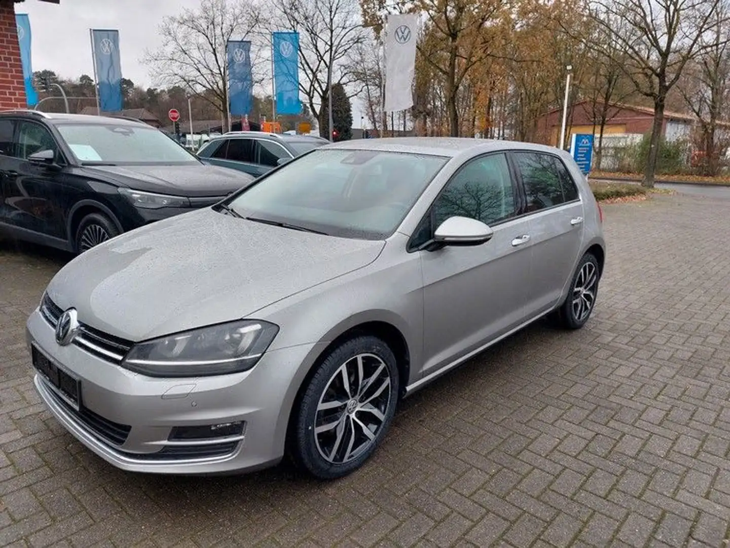 Volkswagen Golf VII 1,4TSI Highline Xenon*NAVI*DYNAUDIO*ACC Silber - 1