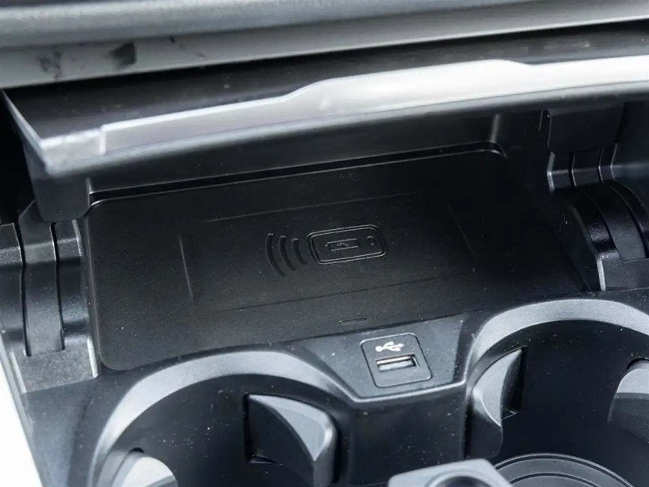 BMW 4 Series снимка BMW 4 Series