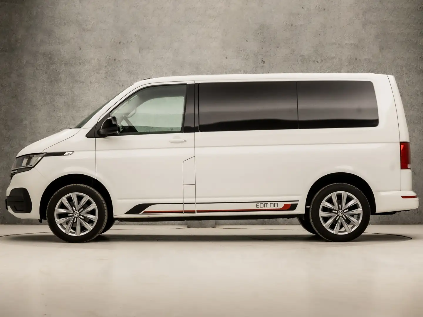 Volkswagen T6.1 Transporter 2.0 TDI L1H1 28 Highline 150Pk Automaat (APPLE CAR Wit - 2