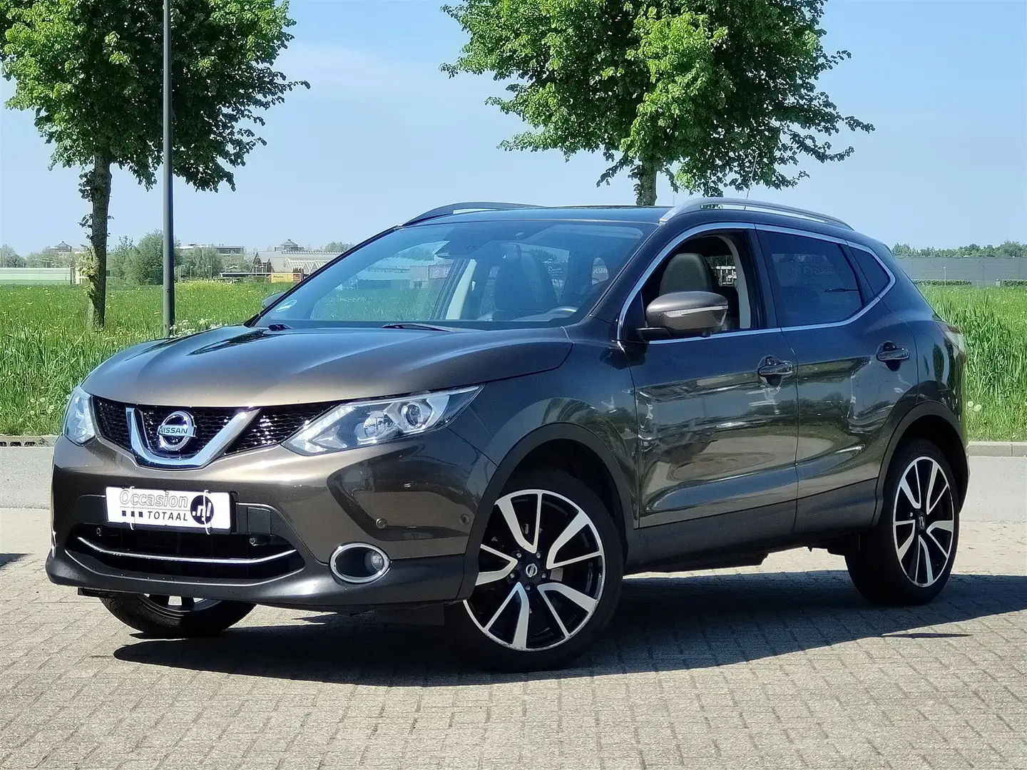 Nissan Qashqai 1.2 Tekna | 360 Camera | Panorama | Leder | DAB | Bruin - 1