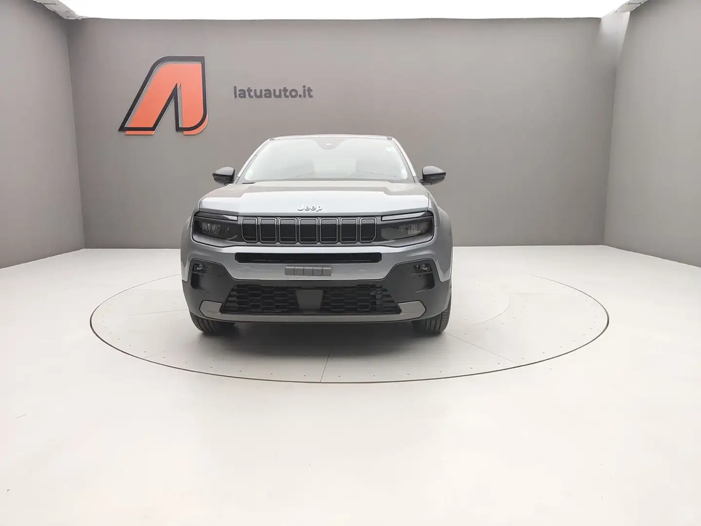 Jeep Avenger AVENGER 156CV LONGITUDE Gris - 2