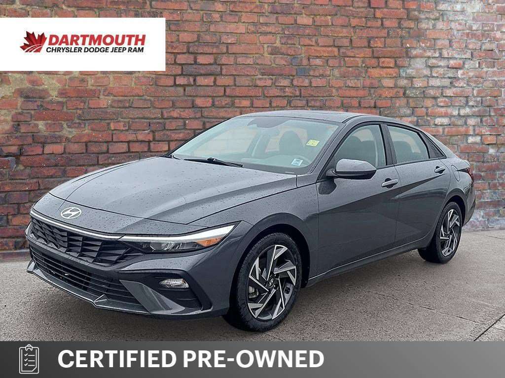 2025 Hyundai Elantra Preferred | Digital Display Tech + Premium Daily C