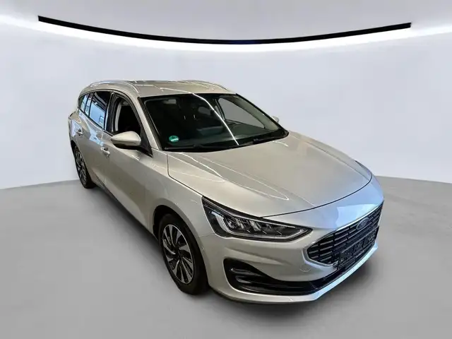 Ford Focus view 2