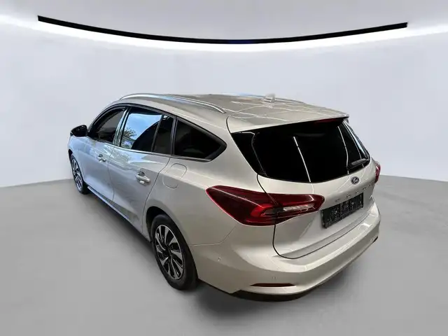 Ford Focus view 4