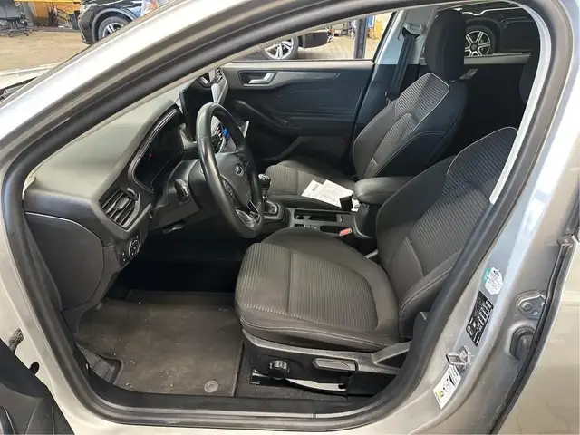 Ford Focus view 6