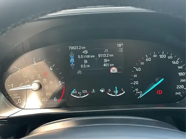 Ford Focus view 8