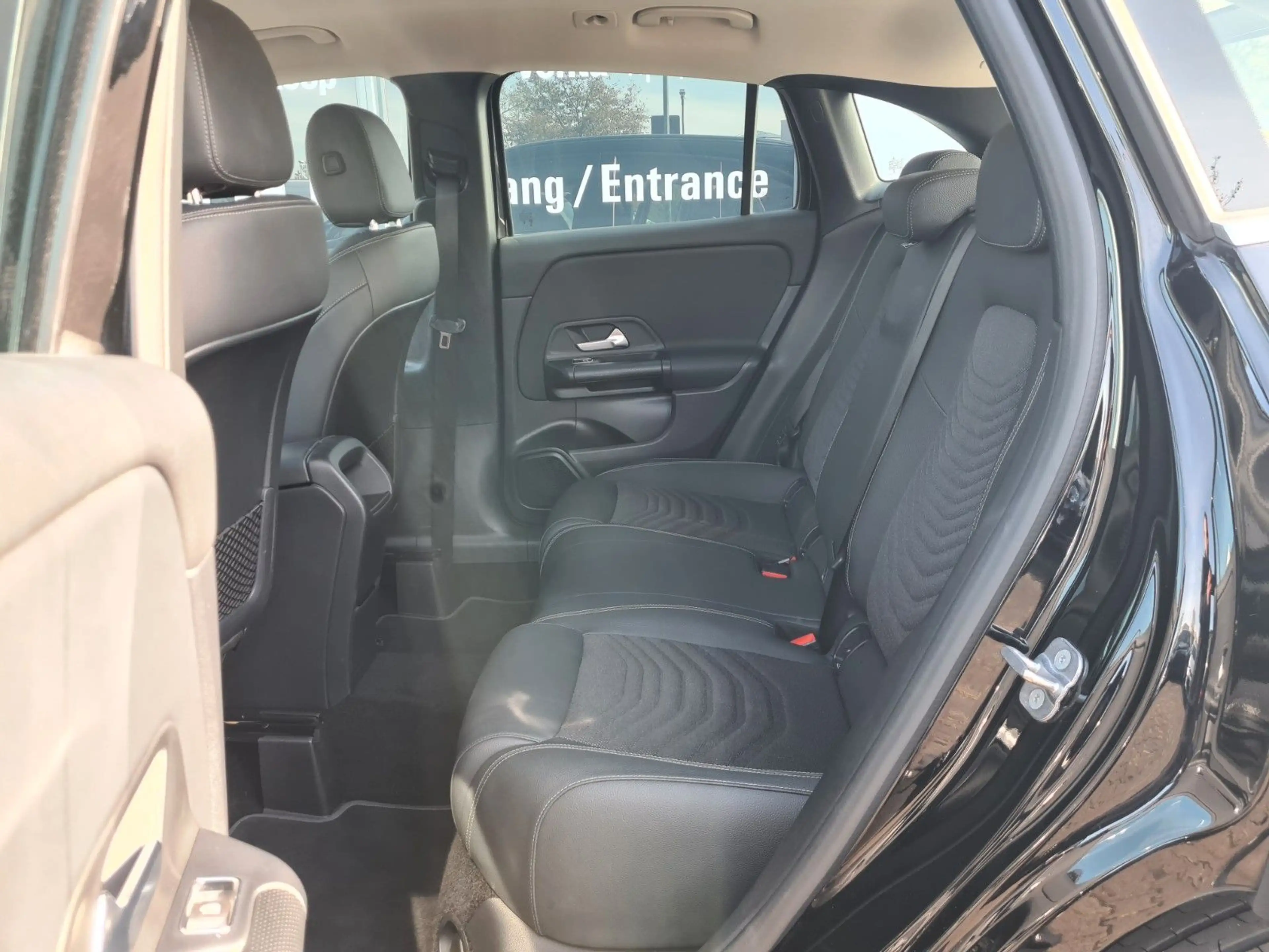 Mercedes-Benz GLA 180 7G DCT - NAVI - CAM - 8 x ALU - — photo 14