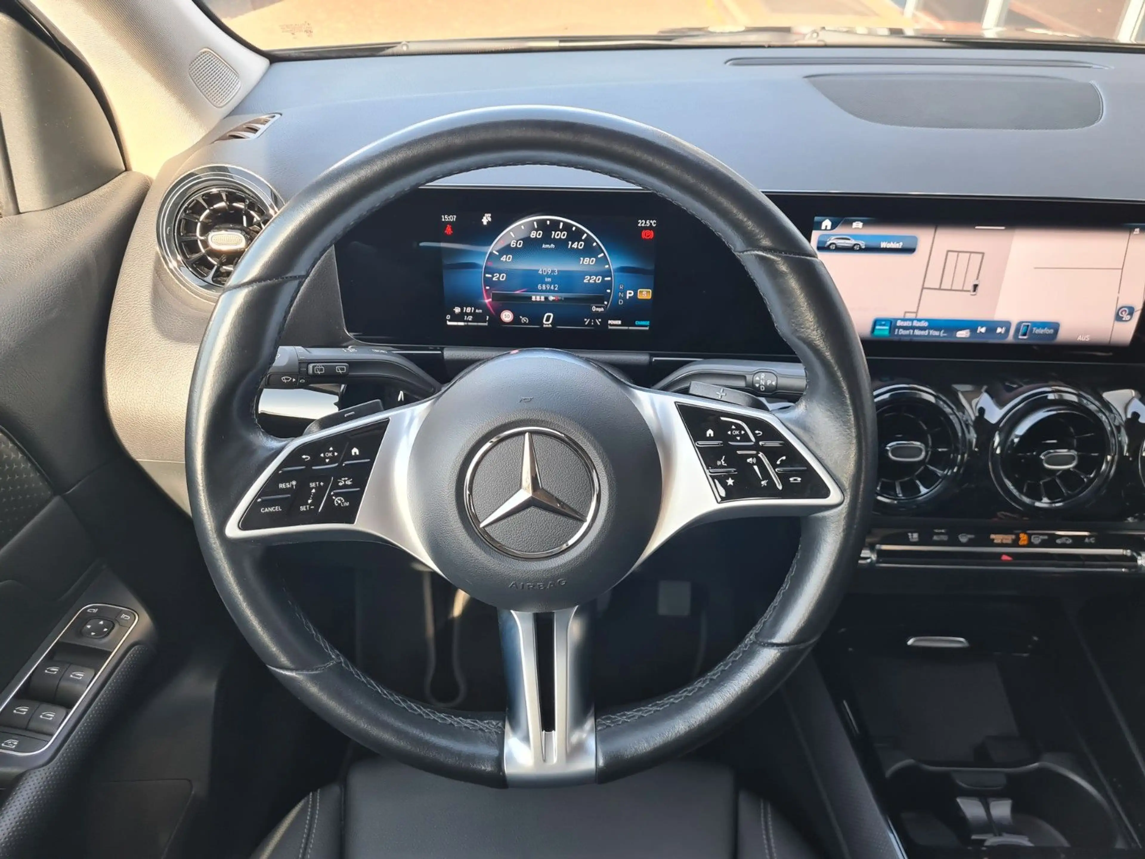 Mercedes-Benz GLA 180 7G DCT - NAVI - CAM - 8 x ALU - — photo 12